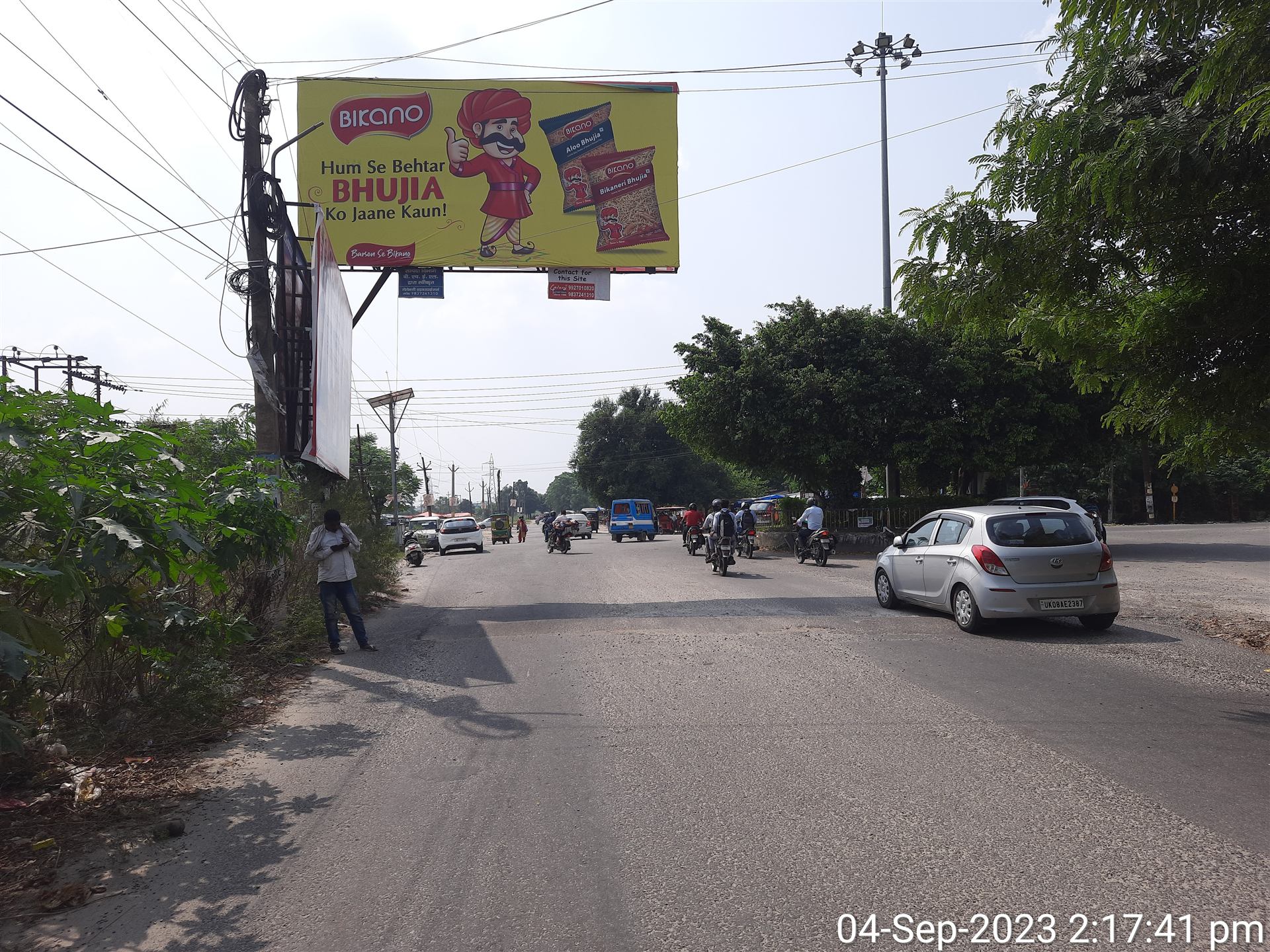 Premium roadside unipole campaign
